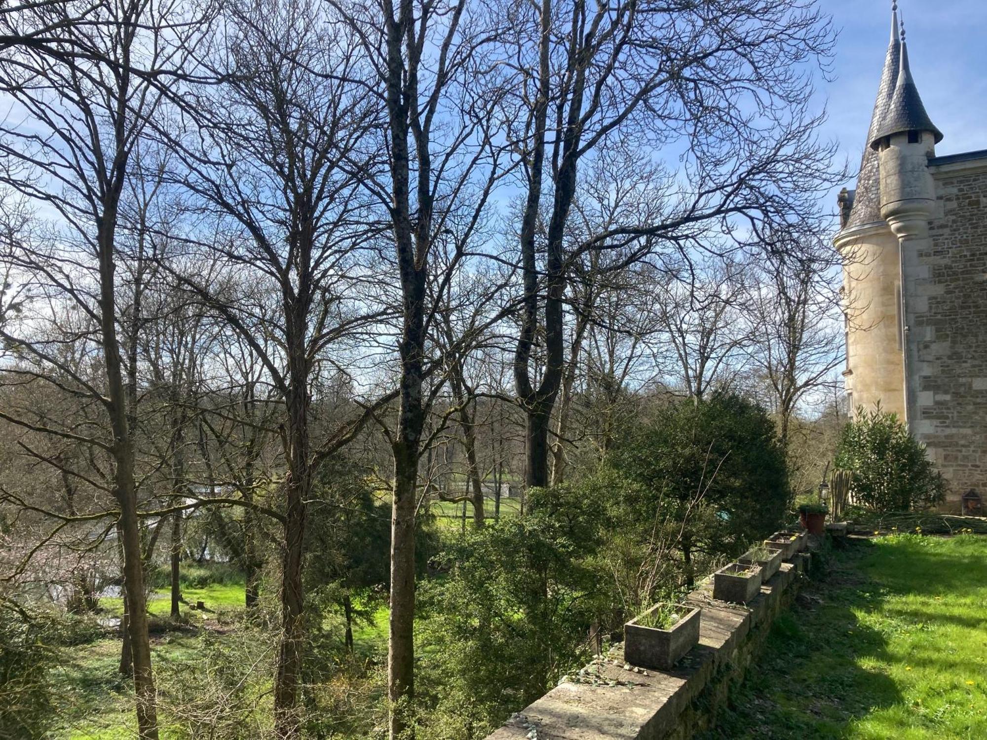 Mazette! Le Chateau Niort Esterno foto